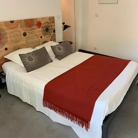 Les Esplanes B&B La Garde-Adhémar