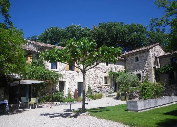 Les Esplanes Bed & Breakfast 4*