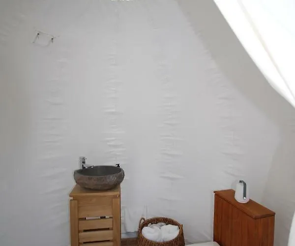 Les Esplanes Bed & Breakfast La Garde-Adhémar